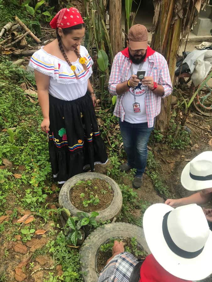 Medellín: Guatape Village with Coffee and Fruit Tasting Tour - Guatapé guided tour: why the town is a must-see in Antioquia
