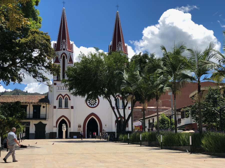 Medellín: Half-Day Private Colonial Towns Tour - Colombia independence comes alive in Rionegro