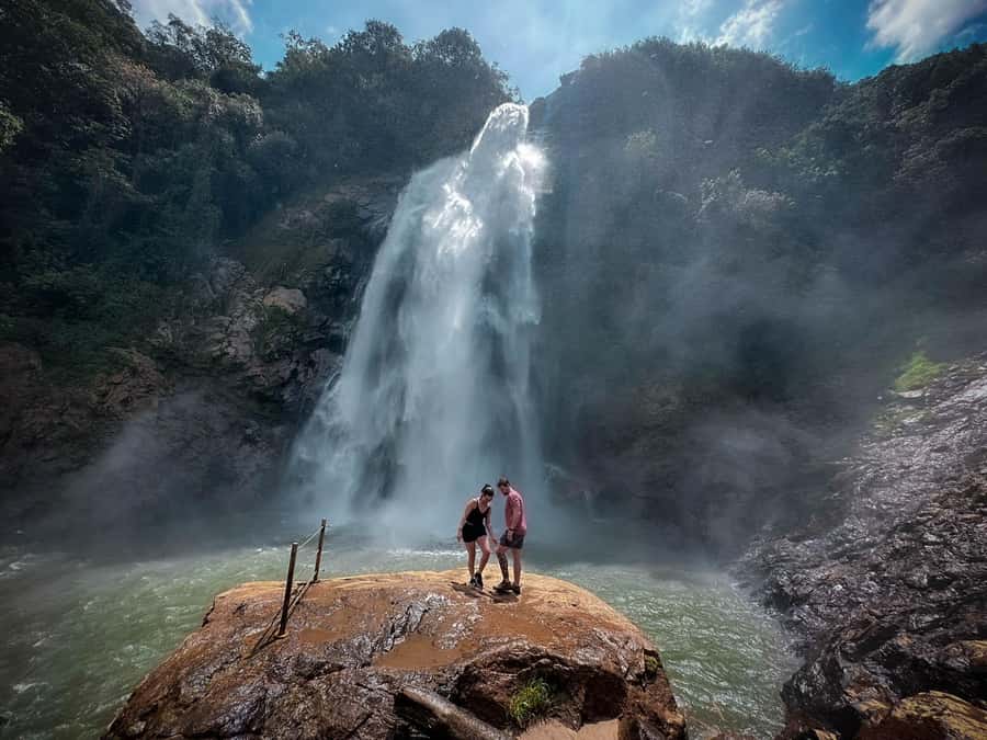 Medellín: Highest Zipline of Colombia Over Waterfalls - Practical tips so you feel steady during the zipline and hike