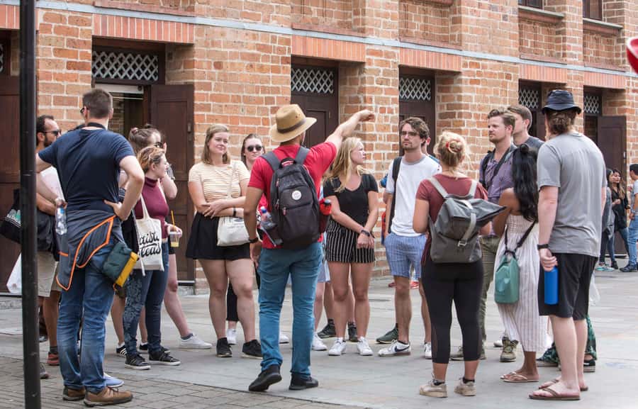 Medellin Historic Walking Tour - Parque Berrío to San Antonio Park: turning history into orientation
