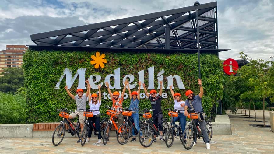 Medellín: History & Local Life Essentials Tour on an E-Bike - Key things to know before you ride