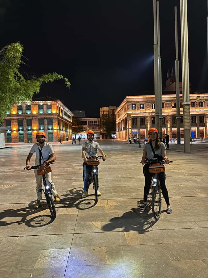 Medellín: History & Local Life Essentials Tour on an E-Bike - Ciudad del Río and the modern-art start that sets the theme