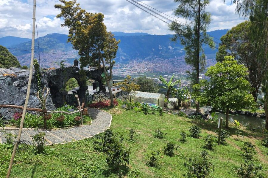 Medellin: Horseback Riding Coffee Farm Tour with Coffee Spa - Coffee Wellness Spa: Steam Room and Full-Body Coffee Massage