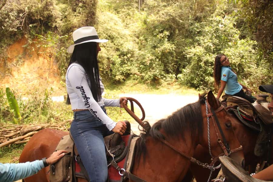 Medellin: Horseback Riding in the Medellin Mountains - The football-fan moment: jumping and singing with the crowd