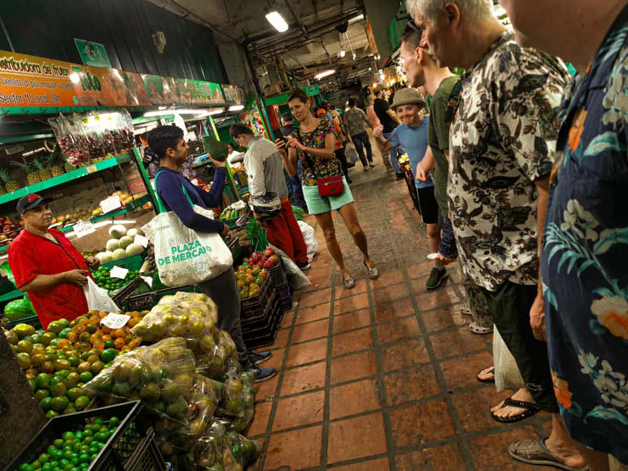 Medellín Multi-sensory Tour in the market, +15 Exotic Fruits - Practical tips to make your morning smoother