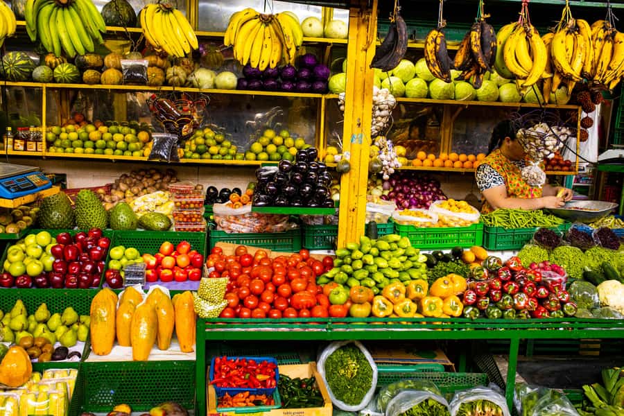 Medellín Multi-sensory Tour in the market, +15 Exotic Fruits - Why Plaza Minorista is your best food lesson in Medellín