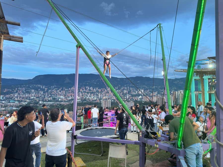 Medellín: One Night in El Cielo Viewpoint with activities - Los Patios Hostel rooftop meeting point and the hike reality