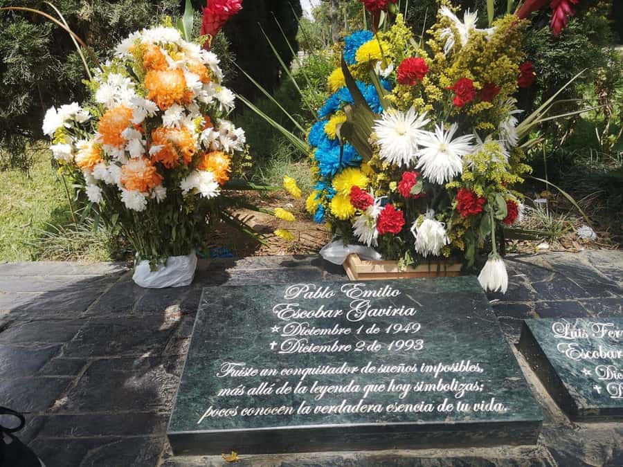 Medellin: Pablo Escobar, Dark Times & the New Medellin Tour - Visiting the grave and what it means to end with a fact