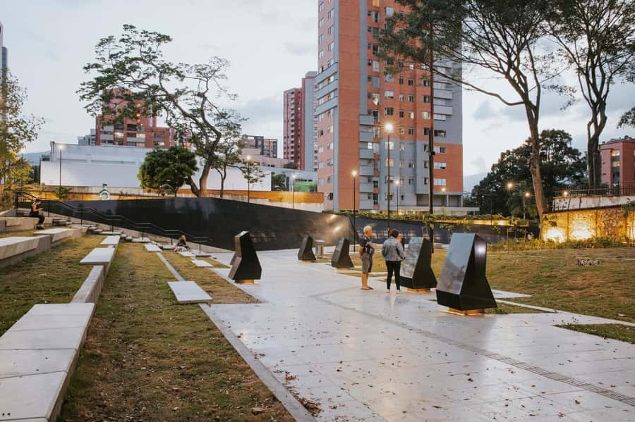 Medellín: Pablo Escobar Historical Tour Complete Experience - Price and value: why $180 can make sense here