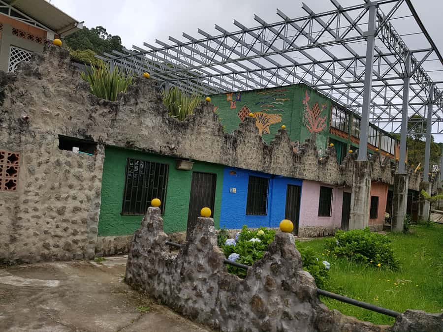 Medellín: Pablo Escobar Jail Private Tour - Escobar’s last house where he lived and died: the story ends in place