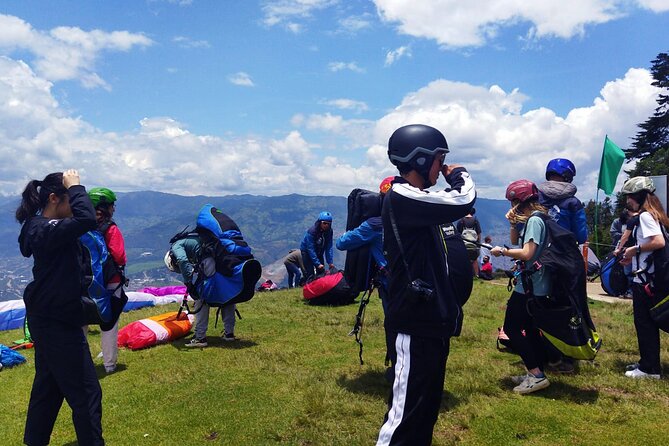 Medellín: Paragliding in the Colombian Andes - Your 15-Minute Tandem Flight Over the Aburrá Valley