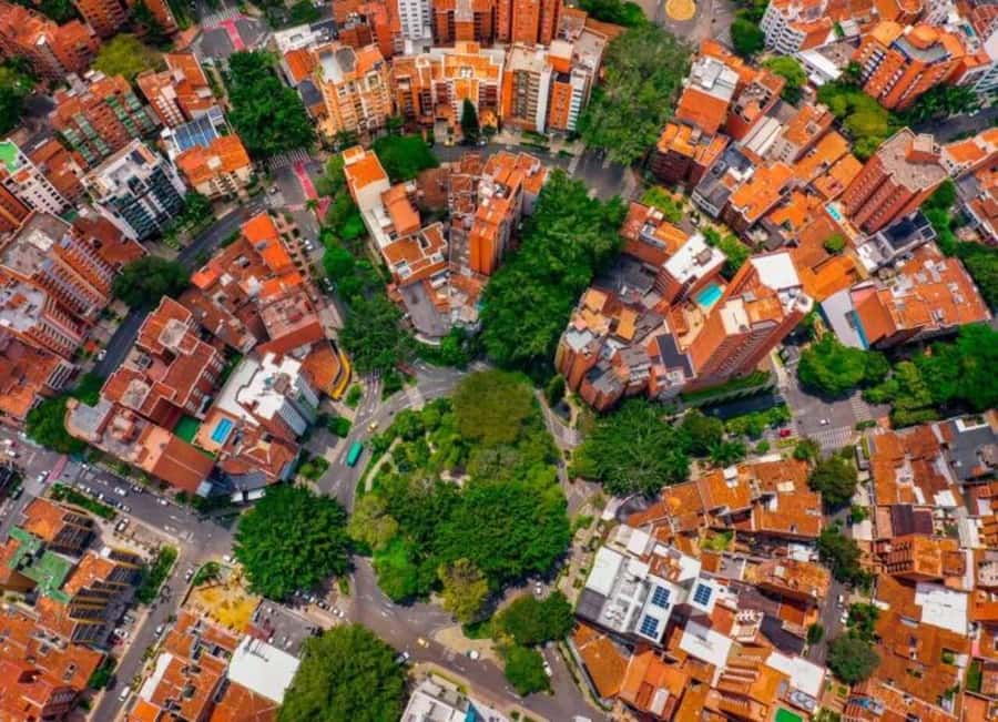 Medellín: Private City Tour and Comuna 13 Tour - Should you book this Medellín and Comuna 13 private tour?