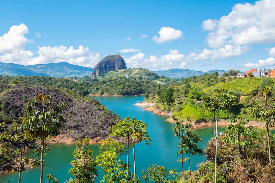 Medellín: Private Guatapé Tour w/ Breakfast, Lunch & Cruise - Who this tour suits best, and who should consider something else