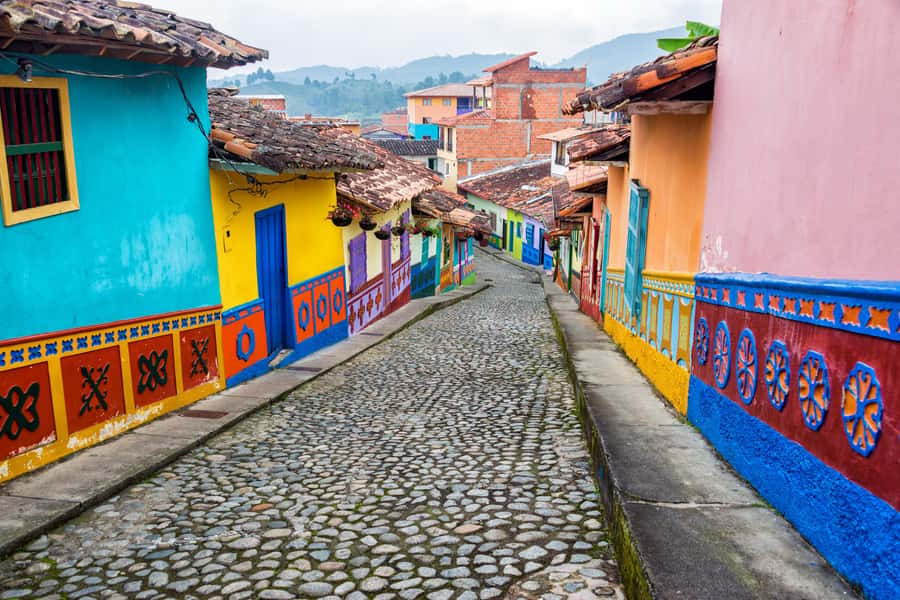 Medellín: Private Guatapé with Peñol Tickets and Boat Ride - Reservoir Boat Ride: Landmarks, Water Views, and Spanish-Only Commentary