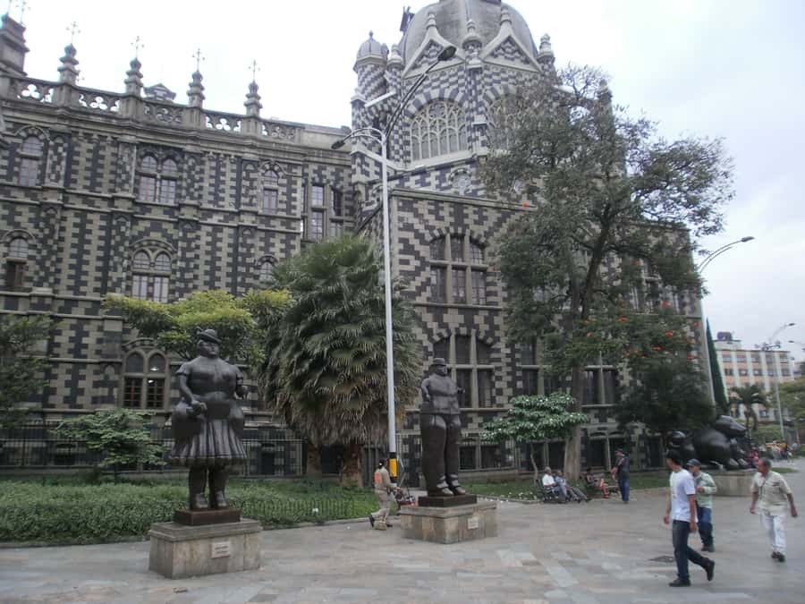 Medellín: Private Pablo Escobar and City Tour - From Your Lobby at 9am to Metro Views You Can Understand