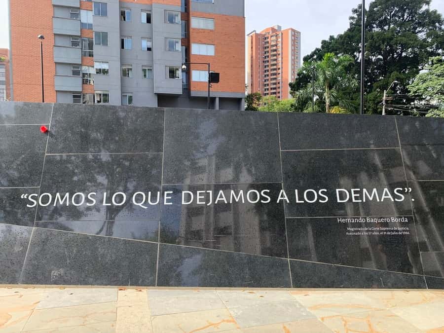 Medellín: Private Pablo Escobar and Comuna 13 Tour - Stop 1: Cementerio Jardines Montesacro and the Pablo Escobar grave