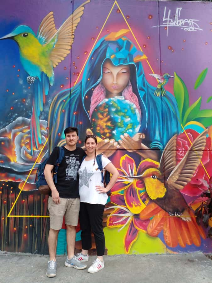 Medellin: Tour Pablo Escobar y Comuna 13 Privado - Private Pickup, Drop-Off, and the 9am Start That Keeps It Efficient