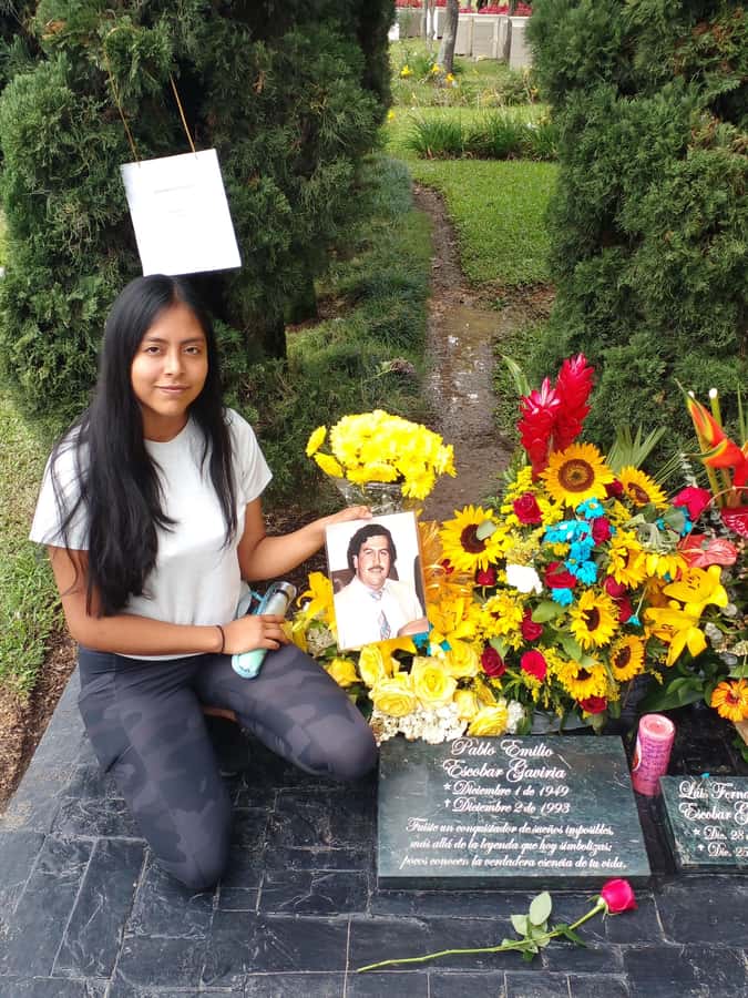 Medellin: Tour Pablo Escobar y Comuna 13 Privado - What the 5 Hours Feels Like on the Ground