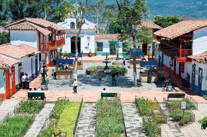 Medellín Tour: Themed Vehicles, Tram Ride and Metrocable - Parque de los Pies Descalzos: Zen-Inspired Senses and City Views