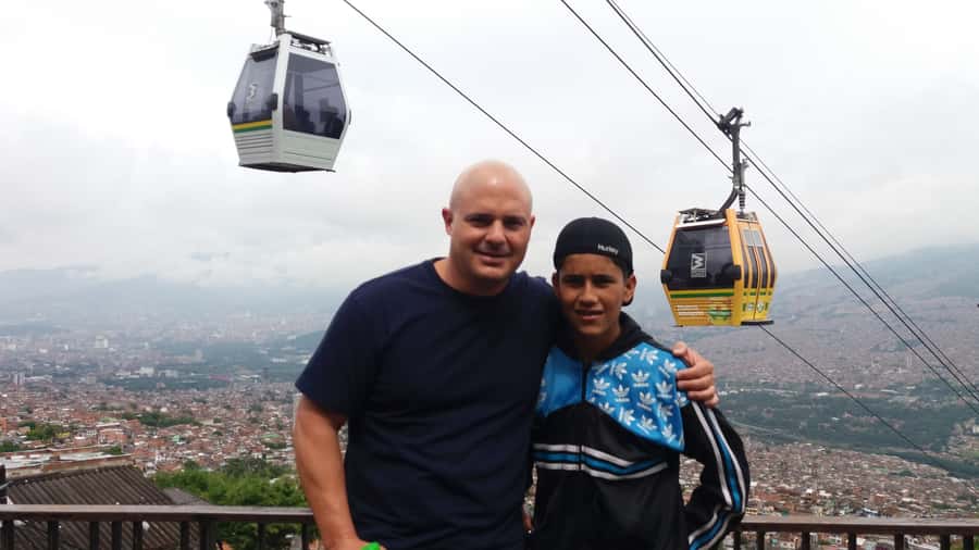 Medellín: Walking Tour with Cable Car and Botero Plaza - Botero Plaza Stops: Why Those Bronze Statues Feel Personal