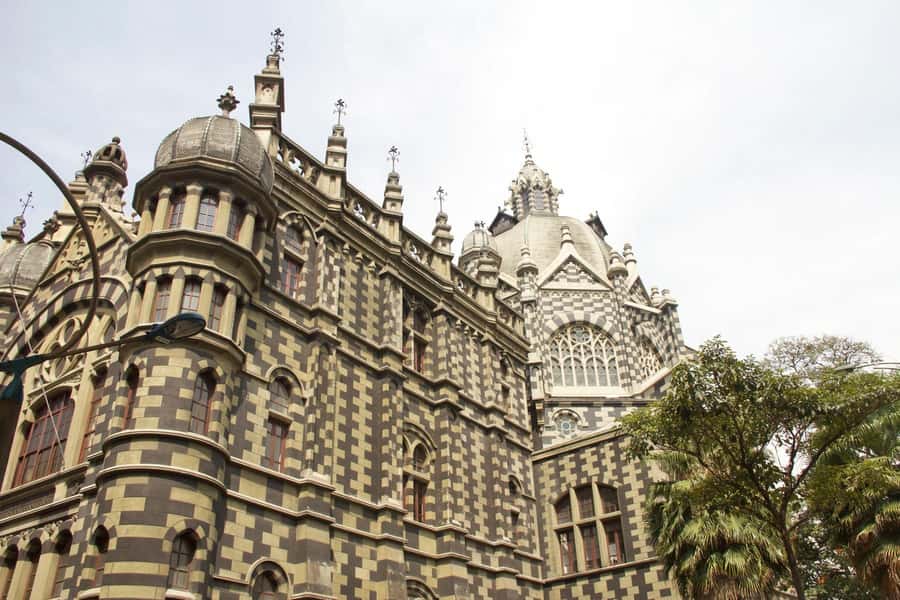 Medellín: Walking Tour with Cable Car and Botero Plaza - Riding the Metro Cable to Santo Domingo Savio Library