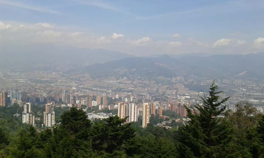 Medellín: Walking Tour with Cable Car and Botero Plaza - Price and Value: What $79 Covers in 3 Hours