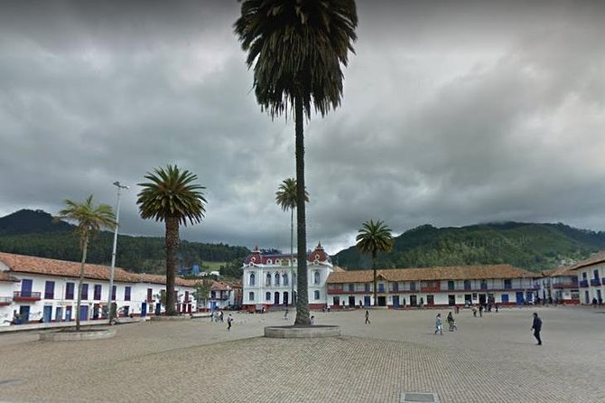 MINA CATEDRAL DE SAL ZIPAQUIRA Tour Privado - Stop 1: Plaza de los Comuneros, a quick historic reset