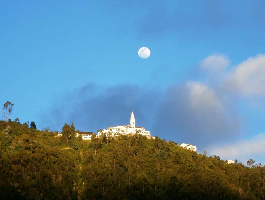 Monserrate Express tour 3 hrs - Monserrate Sanctuary: more than a viewpoint