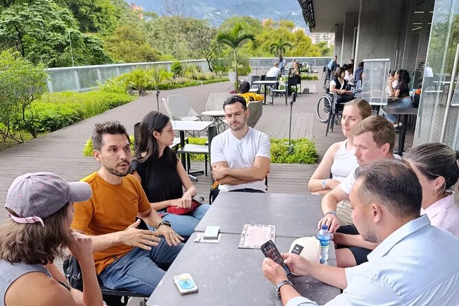 More than Escobar Tour - Stop 1: Parque Lineal La Frontera and coca leaf reality checks