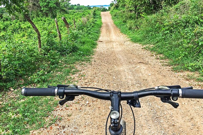 Mountain Biking Through Tierra Bomba’s Untouched Beauty - Stop 3: Batería del Ángel San Rafael and its mountain-top 360 view