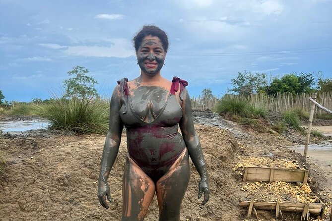 Natural Spa in Turbaco : Mud Therapy and Local Culture - Plaza Mayor de Turbaco: lunch with Mrs. Dipule, cooked in real time