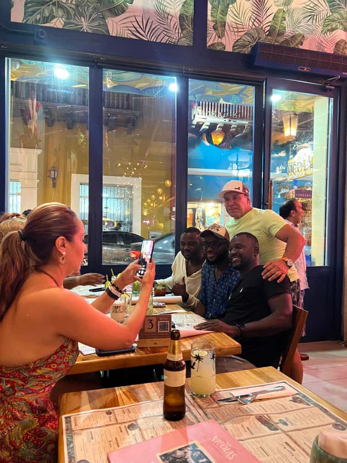 Nightlife: sunset boat party + tour of the old town - Back on land at 7:00 pm: a typical Cartagena restaurant with live music (dinner extra)