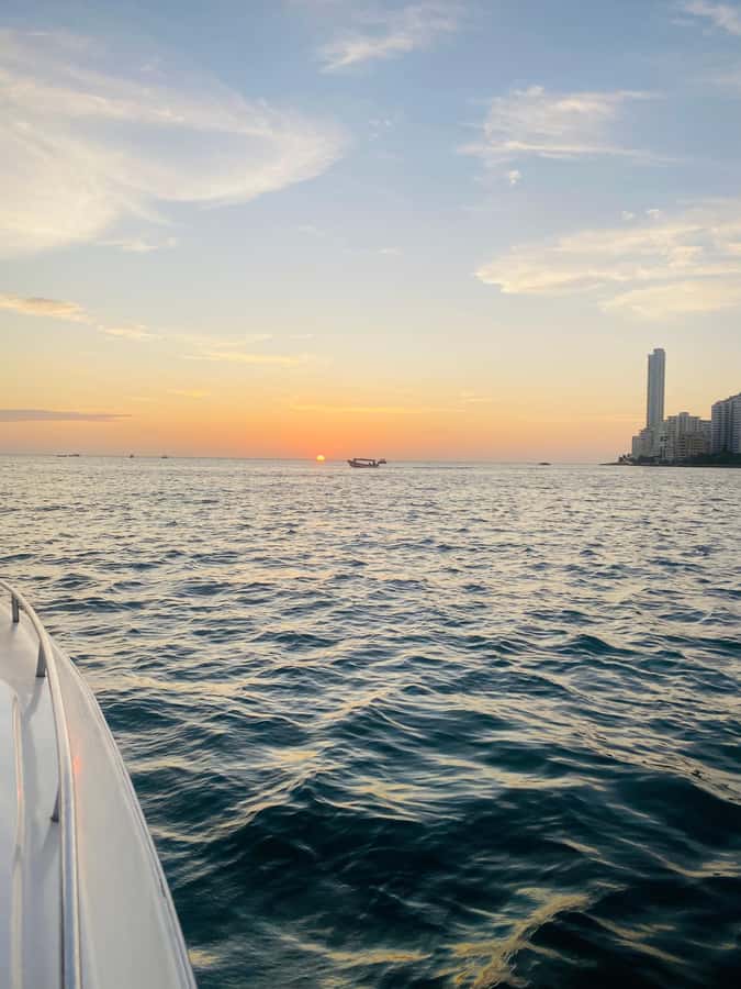 Nightlife: sunset boat party + tour of the old town - Practical tips to make the evening smooth and fun