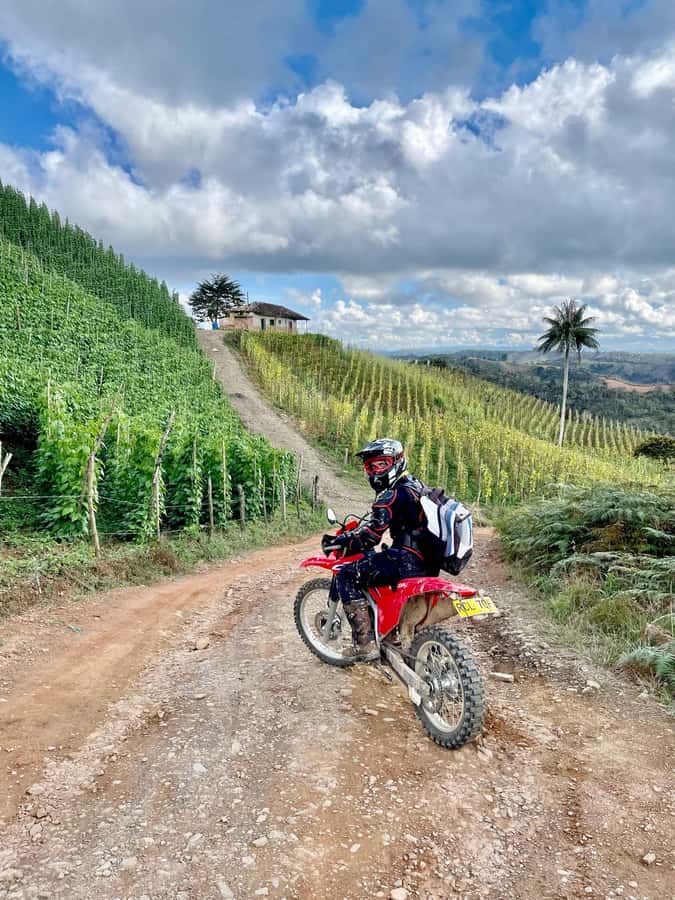 Off-road motorcycle adventure through the Medellín mountains - Honda and Suzuki motorcycles, with mechanic help that reduces stress