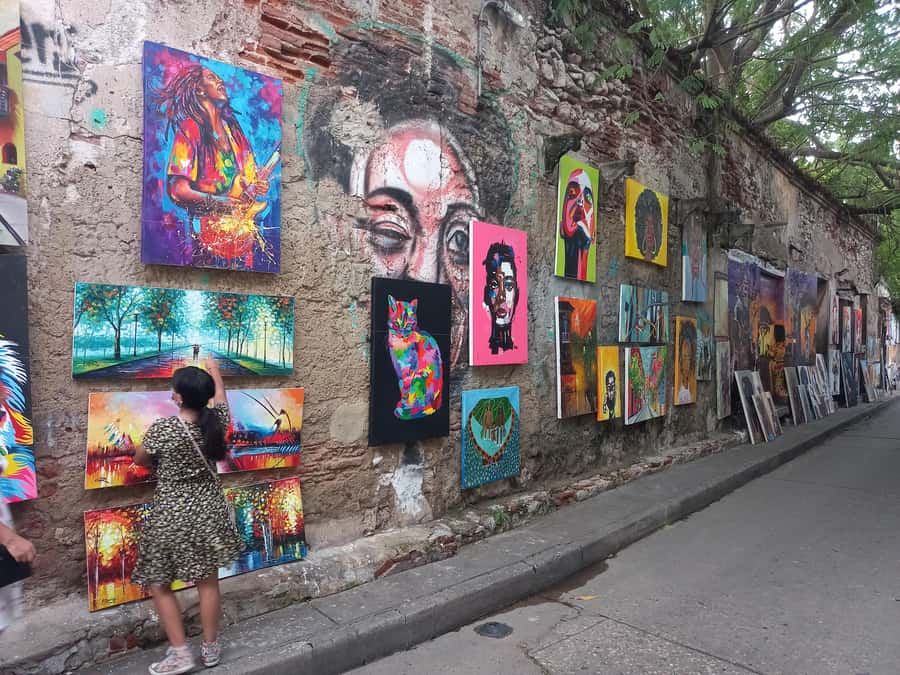 Old City Cartagena Private Tour - Getsemaní neighborhood: shifting from official history to local street life