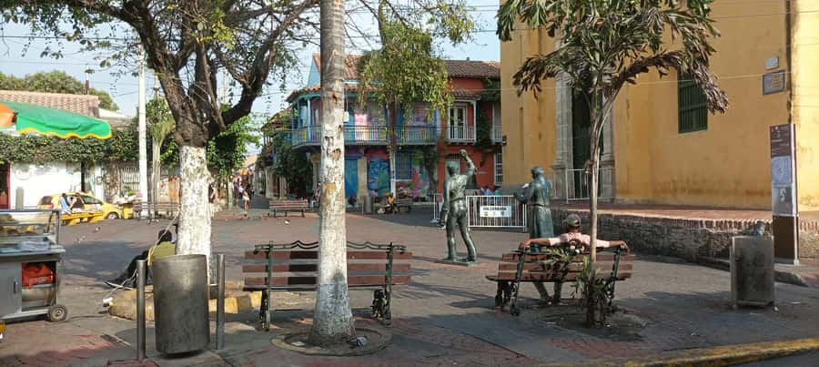 Old City Cartagena Private Tour - Emerald Exhibition plus a local drink or snack