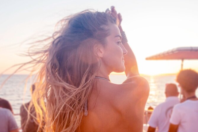 Open Bar Sunset Cruise in Catamaran or Speedboat (Best Deal) - Sunset Views Over Cartagena From Centro Historico