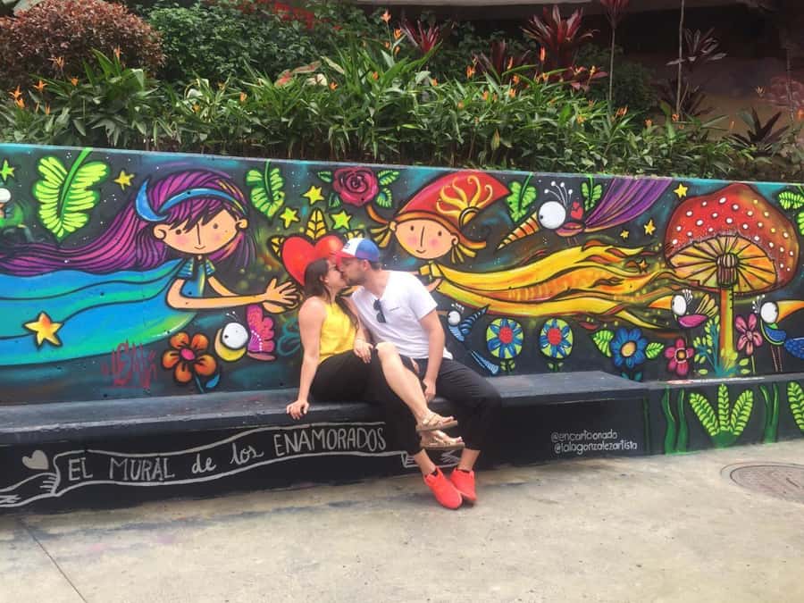 pablo, comuna 13 & cable car express tour - Guides and what makes them matter, based on what people praised