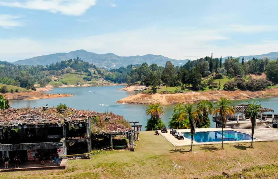 Pablo Escobar Mansion+Paintball+Boat+ATV (Private Guatape) - Pablo Escobar’s mansion: history, then paintball