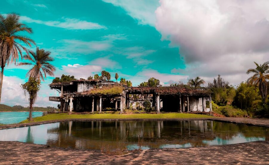 Pablo Escobar Mansion+Paintball+Boat+ATV (Private Guatape) - ATV tour of the estate and how the couple setup works