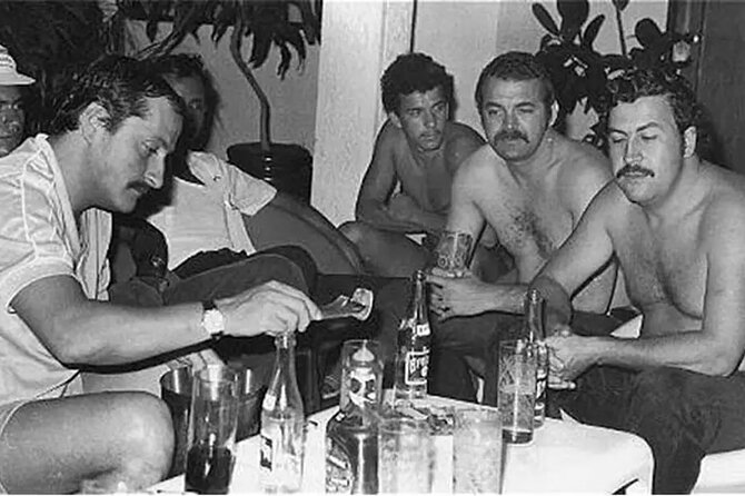 Pablo Escobar Tour between History and Museum in Medellin - Why this Pablo Escobar tour mixes museum lessons with memorial reality