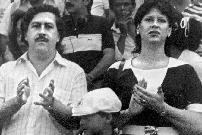 Pablo Escobar Tour between History and Museum in Medellin - Stop 1: Beyond Escobar at the Escobar Family Museum (Laura Escobar), tickets included