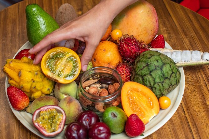 PALOQUEMAO MARKET FOOD TOUR. EXOTIC FRUIT. LOCAL SNACKS. /Min 2 pax - Paloquemao Market: fruit, flowers, and why the guide matters