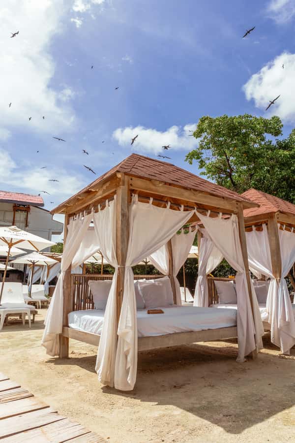 PAO PAO BEACH CLUB - Food and drinks: what you get and why it feels worth it