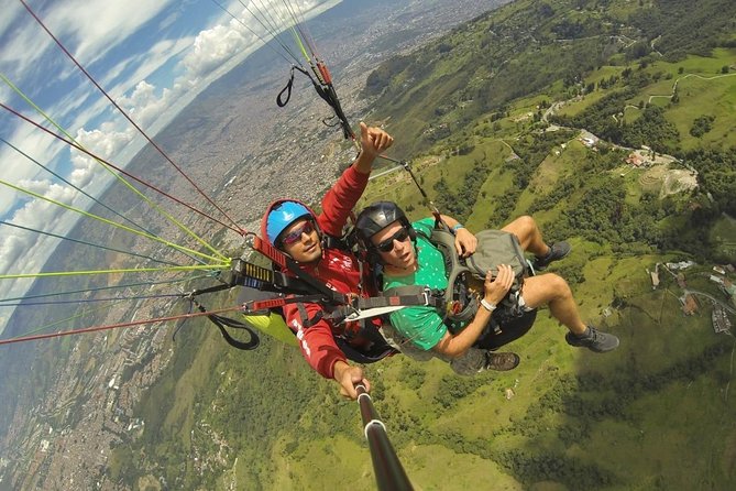 Paragliding Adventure with Transportation and Gopro Videos HD - Key Points at a Glance