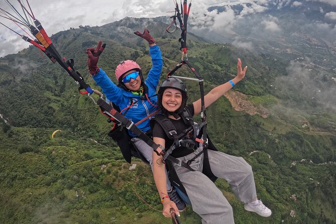 Paragliding flight in Medellin - Your tandem flight: instructions, cloud time, and optional adrenaline