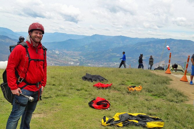 Paragliding in Medellin Includes GoPro and Pick up & Drop off - Paragliding Medellín: why the views feel so different here