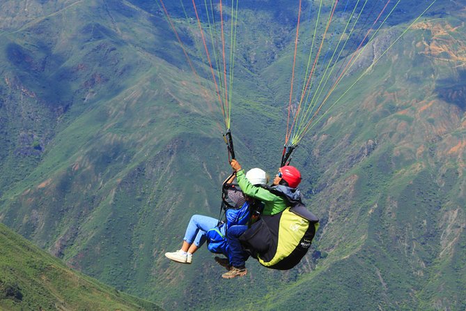 Paragliding in the grand canyon of chicamocha - Safety and comfort: what you should wear and bring