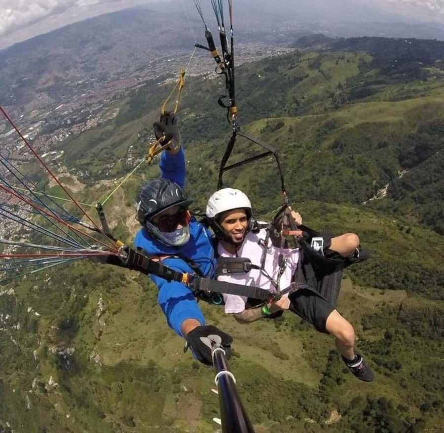 Paragliding Medellin with Transportation and free Videos - Price and value: is $124 per person worth it?
