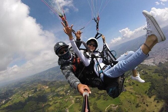 Paragliding over Medellin with HD Video and Pickup - Key things to know before you go